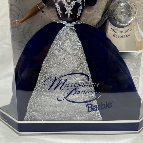 Millennium Princess Barbie - Picture 4 of 12